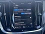 Volvo V60 2.0 T6 Plug-in hybrid AWD Plus Dark Adaptive Cruise Control / BLIS / 360 camera / Electr. stoelverstelling / Stoel-, stuur-, voorruit verwarming / Keyless drive / Trekhaak