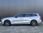 Volvo V60 2.0 T6 Plug-in hybrid AWD Plus Dark Adaptive Cruise Control / BLIS / 360 camera / Electr. stoelverstelling / Stoel-, stuur-, voorruit verwarming / Keyless drive / Trekhaak