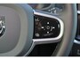 Volvo V60 T6 Recharge AWD Plus Dark - IntelliSafe Assist & Surround - 360º Camera - Harman/Kardon audio - Adaptieve LED koplampen - Verwarmde voorstoelen, stuur & achterbank - Parkeersensoren voor & achter - Elektr. bedienb. voorstoelen met geheugen - Extra getint glas - Elektr. inklapbare trekhaak - 18' LMV