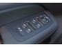 Volvo V60 T6 Recharge AWD Plus Dark - IntelliSafe Assist & Surround - 360º Camera - Harman/Kardon audio - Adaptieve LED koplampen - Verwarmde voorstoelen, stuur & achterbank - Parkeersensoren voor & achter - Elektr. bedienb. voorstoelen met geheugen - Extra getint glas - Elektr. inklapbare trekhaak - 18' LMV