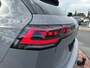 Volkswagen Golf Variant 1.5 eTSI R-Line Edition | 150 pk | Pano Dak | Trekhaak | Head Up | Automaat |