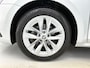 Skoda Octavia Combi 1.5 e-TSI DSG Style | DEMO! |Navigatie Climatic Control  Parkeer Sensoren + Camera DAB Cruise control Lichtmetalen Velgen Keyless