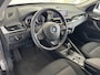 BMW X1 sDrive18iA High Executive | Cruise Control | Camera | Navigatie | Stoelverwarming | LM-Velgen | Climate Control | Elektrisch bedienbare Achterklep | Parkeer Sensoren voor en achter | LED Verlichting