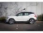 Volvo XC40 Recharge Ultimate 70 kWh | Adaptieve Cruise Control | Schuif / Kanteldak | Harman Kardon Audio | Elektrische Stoelen | 360 Camera | Stoel + Stuurverwarming | 19 Inch Velgen | All-Seasons |
