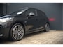 BMW 2-Serie Active Tourer M Sport 225e xDrive | Panoramadak | Harman Kardon | Individual | Head-Up Display | 360 Camera | Keyless | Cruise Control | Navigatie Prof. | Elek. Achterklep | Ambiance Verlichting | Fabrieksgarantie