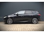 BMW 2-Serie Active Tourer M Sport 225e xDrive | Panoramadak | Harman Kardon | Individual | Head-Up Display | 360 Camera | Keyless | Cruise Control | Navigatie Prof. | Elek. Achterklep | Ambiance Verlichting | Fabrieksgarantie