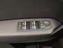 Renault Captur TCe 130 EDC Automaat Intens | Easy Link Navigatie met Apple CarPlay & Android Auto | Lichtmetalen wielen 17" 'Bahamas' met zwarte inleg | Ruimtebesparend reservewiel | Zwevende middenconsole en verschuifbare armsteun vóór