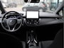 Suzuki Swace 1.8 Hybrid Style Automaat 140PK All-Season Banden, Adaptieve Cruise Control, Navigatie, Stuur Verwarmd, Voorruitverwarming, Draadloze Telefoonlader