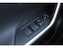 Toyota RAV4 2.5 Hybrid AWD Style 1.650 KG Trekgewicht, stuur- Camera, Parkeersensoren voor en achter