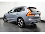 Volvo XC60 2.0 T6 Plug-in hybrid AWD Plus Dark | Harman Kardon | Panoramadak | Sportstoelen | Trekhaak | Keyless | Elek stoelen