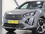 Peugeot 2008 1.2 Hybrid 136PK Allure | 1ste eigenaar | AppleCarPlay/AndroidAuto | Climate Control | Adaptive Cruise Control | 360'Camera | FULL LED | Navigatie | LMV | Parkeersensoren | Privacy Glass | Isofix |