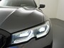 BMW 3-Serie Touring 330e High Executive VAN: €36.900,- VOOR: €32.877,- UW EINDEJAARSVOORDEEL: €4.023,- | M SPORT DEALER ONDERHOUDEN | LASER LED | HRAMAN KARDON | PANORAMADAK