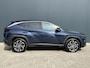 Hyundai Tucson 1.6 T-GDI HEV Premium / Leder / 360 Camera / Stoel- & Stuurverwarming / Stoelverkoeling / Navigatie / Adaptive Cruise Control / Climate Control / Snel Leverbaar! /
