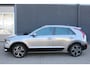 Kia Niro 1.6 GDi Hybrid DynamicLine NL-Auto | Automaat | Navigatie | Camera | Climate Controle | Adaptieve Cruise Control | Radio-DAB-USB | 18 inch LM-velgen | Parkeersensoren | 1e Eigenaar | Dealer onderhouden