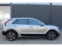 Kia Niro 1.6 GDi Hybrid DynamicLine NL-Auto | Automaat | Navigatie | Camera | Climate Controle | Adaptieve Cruise Control | Radio-DAB-USB | 18 inch LM-velgen | Parkeersensoren | 1e Eigenaar | Dealer onderhouden