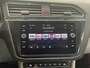 Volkswagen Tiguan 1.5 TSI 150pk DSG R-Line Platinum Panoramadak Navigatie Apple Carplay/Android Auto Camera Parkeersensoren Adaptive Cruise Control Leder Memory stoelen Stoelverwarming Elektrische achterklep Climate Control Virtual Cockpit