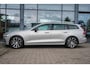 Volvo V60 2.0 T6 Plug-in hybrid AWD Plus Dark | 2000 kg trekgewicht | Elektrische stoelen met geheugen | Harman/Kardon Audio | Stoel & Stuurverwarming | Dodehoeksensoren | adaptieve cruise controle |