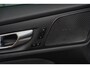 Volvo V60 2.0 T6 Plug-in hybrid AWD Plus Dark | 2000 kg trekgewicht | Elektrische stoelen met geheugen | Harman/Kardon Audio | Stoel & Stuurverwarming | Dodehoeksensoren | adaptieve cruise controle |