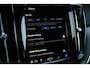 Volvo XC60 2.0 T6 Plug-in hybrid AWD Ultra Dark | Head-Up | Harman Kardon | 360° Camera | Trekhaak | Elek stoelen | Panoramadak