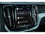 Volvo XC60 2.0 T6 Plug-in hybrid AWD Ultra Dark | Head-Up | Harman Kardon | 360° Camera | Trekhaak | Elek stoelen | Panoramadak