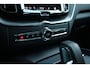 Volvo XC60 2.0 T6 Plug-in hybrid AWD Ultra Dark | Head-Up | Harman Kardon | 360° Camera | Trekhaak | Elek stoelen | Panoramadak