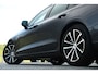 Volvo V60 2.0 T6 Plug-in hybrid AWD Plus Dark | Harman Kardon | Sportstoelen | 360° Camera | Trekhaak | Elek stoelen met geheugen | Adaptive Cruise | BLIS