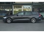 Volvo V60 2.0 T6 Plug-in hybrid AWD Plus Dark | Harman Kardon | Sportstoelen | 360° Camera | Trekhaak | Elek stoelen met geheugen | Adaptive Cruise | BLIS