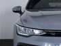 Volkswagen Golf R-Line 1.5 eTSI 150 pk Automaat | LED | Panoramadak | Achteruitrijcamera | Navigatie Via Smartphone | Stoel & Stuurwielverwarming |