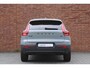Volvo XC40 B4 Plus Black Edition | Panoramadak | 20 inch lichtmetalen velgen | Harman Kardon | Demo | Stoel- / stuurwielverwarming | 360 graden camera