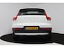Volvo XC40 2.0 T4 Momentum (TREKHAAK, PANORAMADAK, DIGITALE COCKPIT, CAMERA, NAVIGATIE, ELEKTR STOELEN, PARKEERSENSOREN, NL-AUTO)