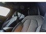 Volvo XC40 2.0 B4 Plus Dark | Trekhaak | Pilot assist | Elektrische stoelen | Harman/kardon audio | All season banden