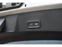 Volvo XC40 2.0 B4 Plus Dark | Trekhaak | Pilot assist | Elektrische stoelen | Harman/kardon audio | All season banden