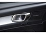 Volvo XC40 2.0 B4 Plus Dark | Trekhaak | Pilot assist | Elektrische stoelen | Harman/kardon audio | All season banden