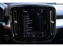 Volvo XC40 2.0 B4 Plus Dark | Trekhaak | Pilot assist | Elektrische stoelen | Harman/kardon audio | All season banden