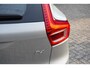 Volvo XC40 2.0 B4 Plus Dark | Trekhaak | Pilot assist | Elektrische stoelen | Harman/kardon audio | All season banden