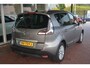 Renault Scenic 1.5 dCi Bose Nette Scenic automaat onderhoudshistorie volledig aanwezig laatste beurt bij 144000km riem vv bij 118000 met oa lmv key less navigatie pdc trekhaak