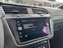 Volkswagen Tiguan 1.5 TSI R-Line Camera Trekhaak Standkachel Carplay Keyless Navi