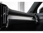 Volvo XC40 B4 Plus Black Edition | 360° Parkeercamera | Panorama dak | Semi-Electrische Wegklapbare Trekhaak | Harman Kardon Premium Audio | Stoelverwarming | Parkeersensoren voor + achter | Google Infotainment | Stuurwielverwarming