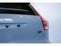 Volvo XC40 B4 Plus Black Edition | 360° Parkeercamera | Panorama dak | Semi-Electrische Wegklapbare Trekhaak | Harman Kardon Premium Audio | Stoelverwarming | Parkeersensoren voor + achter | Google Infotainment | Stuurwielverwarming