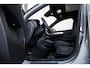 Volvo XC40 B4 Plus Black Edition | 360° Parkeercamera | Panorama dak | Semi-Electrische Wegklapbare Trekhaak | Harman Kardon Premium Audio | Stoelverwarming | Parkeersensoren voor + achter | Google Infotainment | Stuurwielverwarming