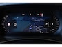 Volvo XC40 B4 Plus Black Edition | 360° Parkeercamera | Panorama dak | Semi-Electrische Wegklapbare Trekhaak | Harman Kardon Premium Audio | Stoelverwarming | Parkeersensoren voor + achter | Google Infotainment | Stuurwielverwarming