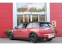 MINI Clubman 1.5 136PK COOPER CHILI AUTOMAAT | PANORAMISCH SCHUIF/KANTELDAK | NAVIGATIE | LEDEREN BEKLEDING | STOELVERWARMING | 17" LICHTMETALEN VELGEN | FULL LED KOPLAMPEN | UNION JACK ACHTER LICHTEN | KEYLESS ENTRY / START |