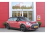 MINI Clubman 1.5 136PK COOPER CHILI AUTOMAAT | PANORAMISCH SCHUIF/KANTELDAK | NAVIGATIE | LEDEREN BEKLEDING | STOELVERWARMING | 17" LICHTMETALEN VELGEN | FULL LED KOPLAMPEN | UNION JACK ACHTER LICHTEN | KEYLESS ENTRY / START |