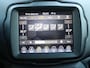 Jeep Renegade 1.5T e-Hybrid Upland 130pk Automaat | Navigatie | Climate Control | Airco | Achteruitrijcamera | Parkeersensoren Voor + Achter | Adaptieve Cruise Control | Dodehoek Detectie | Lichtmetalen Velgen 17" | Hill Hold Functie | Lederen Stuurwiel | Apple Carplay/Android Auto |