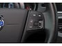 Volvo V40 T2 Kinetic - Climate Control - Cruise Control - High Performance Audio - Aluminium interieurafwerking - LED dagrijverlichting - Multifunctioneel stuurwiel - Parkeersensoren achter - Dealer onderehouden - In hoogte verstelbare bestuurdersstoel - Black Sapphire metallic - 16' LMV - City Safety