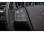 Volvo V40 T2 Kinetic - Climate Control - Cruise Control - High Performance Audio - Aluminium interieurafwerking - LED dagrijverlichting - Multifunctioneel stuurwiel - Parkeersensoren achter - Dealer onderehouden - In hoogte verstelbare bestuurdersstoel - Black Sapphire metallic - 16' LMV - City Safety