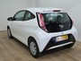 Toyota Aygo Occasion 1.0 VVT-i x-play | Tweedehands Toyota Aygo wit | automaat | met luxe carplayradio | navigatie