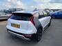 Kia Niro 1.6 GDi Hybrid Launch Edition Dealer onderhouden: Schuif-/kanteldak, trekhaak 13-polig, head-up display, stoelverwarming- & ventilatie, stuurverwarming, adaptieve cruise control, Apple CarPlay/Android Auto