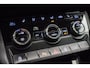 Skoda Karoq 1.0 TSI Ambition Sport [ Panoramadak El Trekhaak Camera Sportinterieur Stoelverwarming Carplay ]