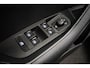 Skoda Karoq 1.0 TSI Ambition Sport [ Panoramadak El Trekhaak Camera Sportinterieur Stoelverwarming Carplay ]